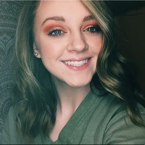 Meet your Posher, Savannah